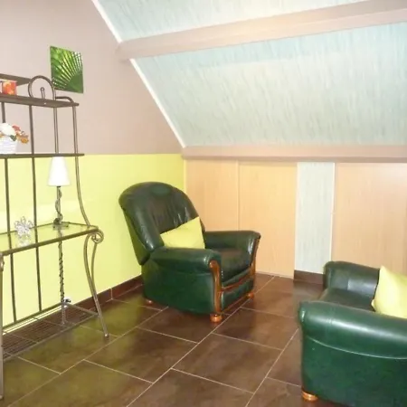 Holiday home Gite Agreable Avec Terrasse, Proche D'aurillac - 3 Chambres, Jardin, Clim, Wifi, Parking - Fr-1-742-220