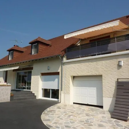 Tatil Evi Gite Agreable Avec Terrasse, Proche D'aurillac - 3 Chambres, Jardin, Clim, Wifi, Parking - Fr-1-742-220 *