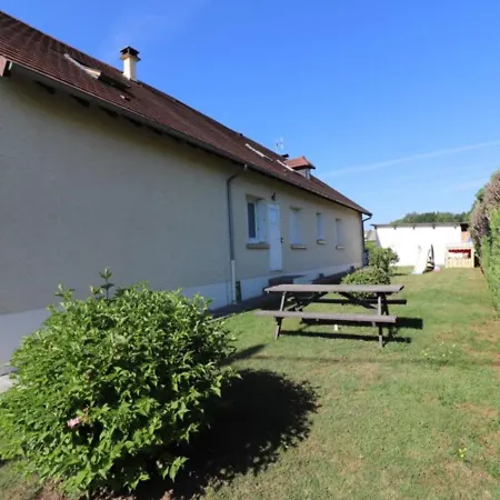 Gite Agreable Avec Terrasse, Proche D'aurillac - 3 Chambres, Jardin, Clim, Wifi, Parking - Fr-1-742-220 Ytrac