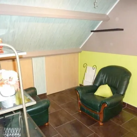 Gite Agreable Avec Terrasse, Proche D'aurillac - 3 Chambres, Jardin, Clim, Wifi, Parking - Fr-1-742-220 * Ytrac