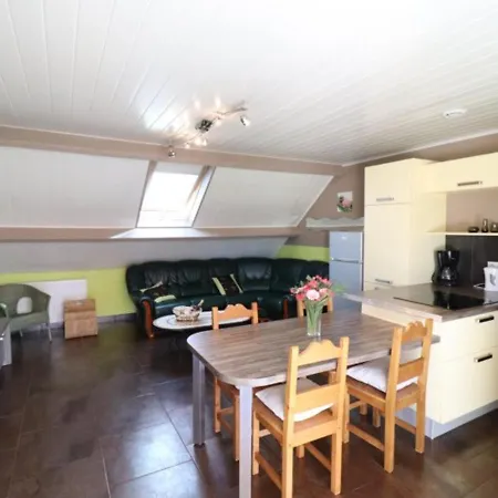 Gite Agreable Avec Terrasse, Proche D'aurillac - 3 Chambres, Jardin, Clim, Wifi, Parking - Fr-1-742-220 Tatil Evi