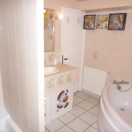 Gite Agreable Avec Terrasse, Proche D'aurillac - 3 Chambres, Jardin, Clim, Wifi, Parking - Fr-1-742-220 Tatil Evi *