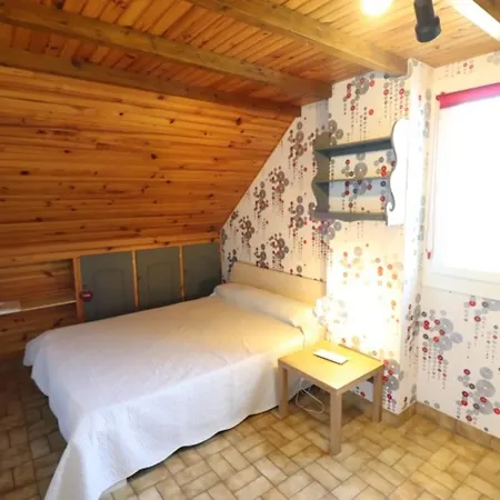 Gite Agreable Avec Terrasse, Proche D'aurillac - 3 Chambres, Jardin, Clim, Wifi, Parking - Fr-1-742-220 *