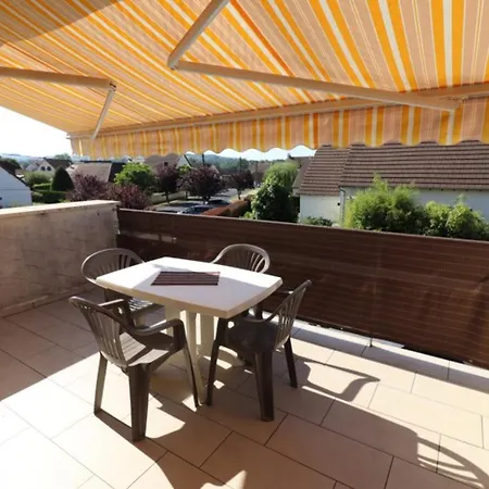 Gite Agreable Avec Terrasse, Proche D'aurillac - 3 Chambres, Jardin, Clim, Wifi, Parking - Fr-1-742-220